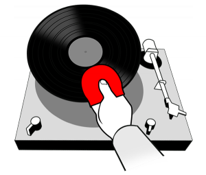 Die Platte mit dem Recordbutler auf den Plattenspieler legen